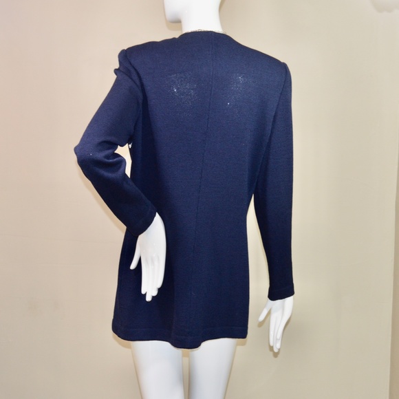 ๐งฅ St. John by Marie Gray Navy Blue Blazer with Engraved Gold Buttons - Picture 8 of 9
